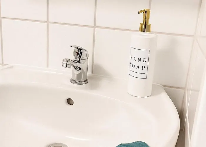 Rheinblick Und Yachthafen Mit Privatem Stellplatz 英格海姆莱茵